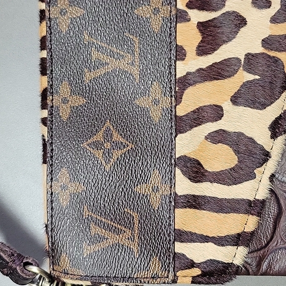 LV Recycled Croosbody - Picture 6 of 17